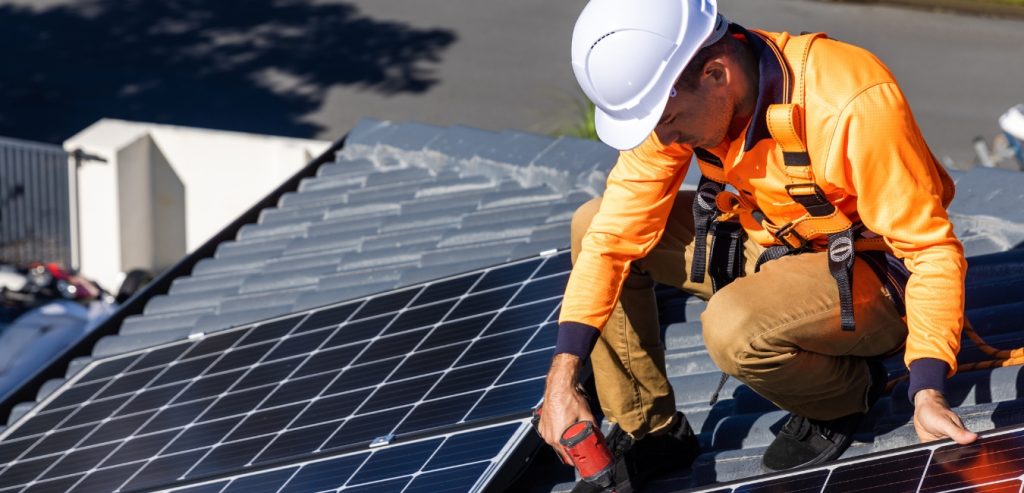 Solar Batteries and Solar Power Solutions: Smarter Energy for Every Home 6